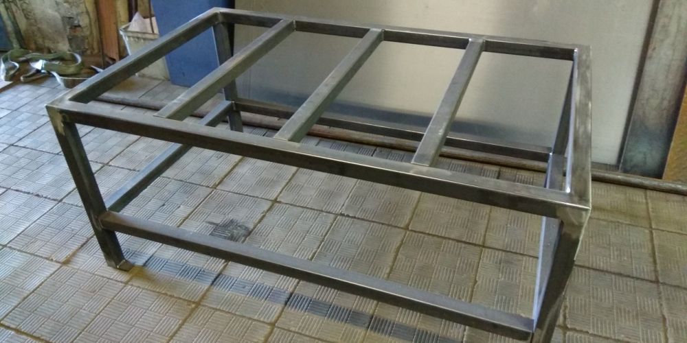 фото подстолье из профильной трубы