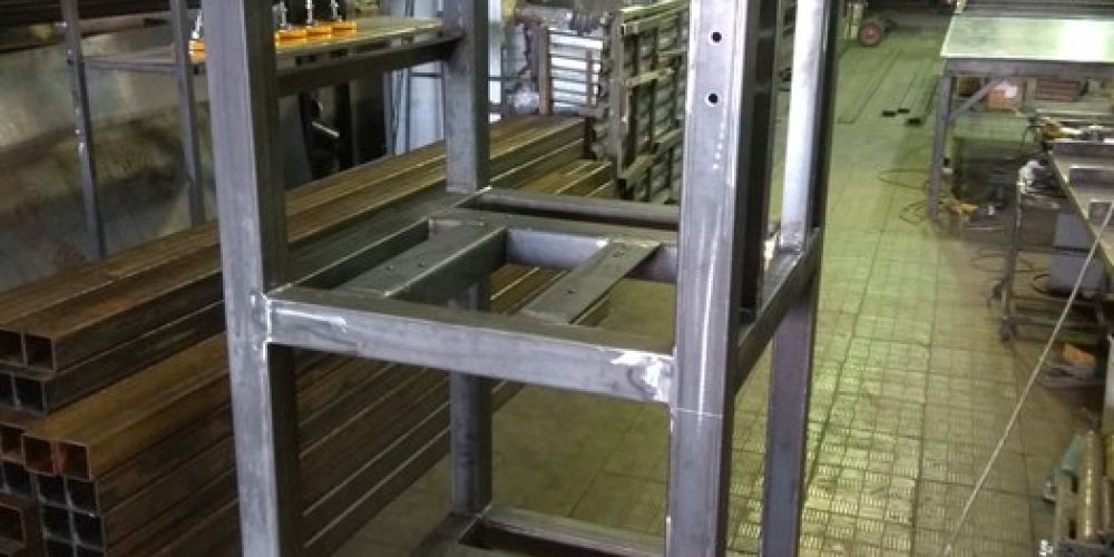 фото рама из профильной трубы